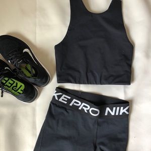 Girlfriend collective XS Dylan bra in black